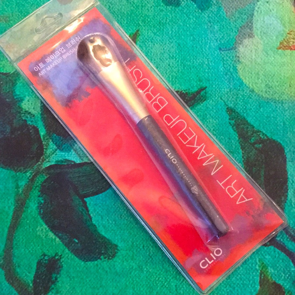 Club CLIO Professional Art Makeup Brush Vegan Nylon